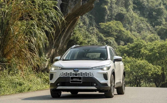 Ô tô Việt tăng tốc phục hồi, xe hybrid bùng nổ doanh số