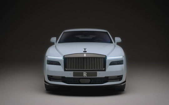 Rolls-Royce Black Badge Spectre Series II facelift: Đỉnh cao mới của xe điện siêu sang Anh quốc