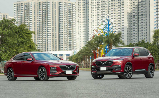 VinFast tặng voucher gần trăm triệu đồng cho khách hàng xe xăng