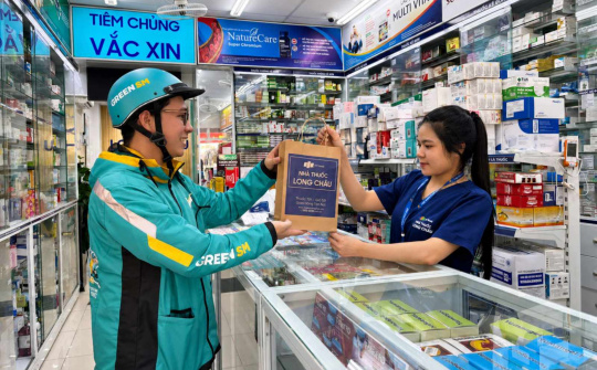 Long Châu triển khai giao hàng bằng xe máy điện Green SM
