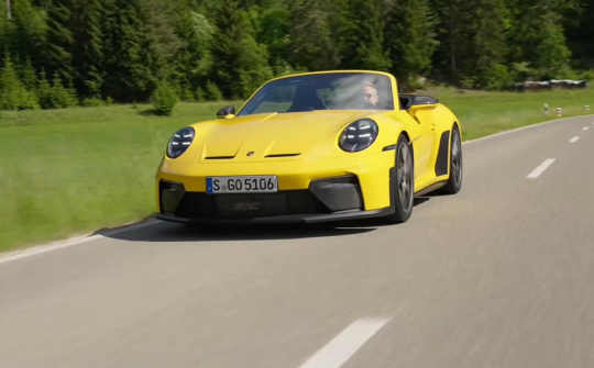 Ngắm Porsche 911 GT3 SC 2026 màu vàng rực trên đường chạy thử
