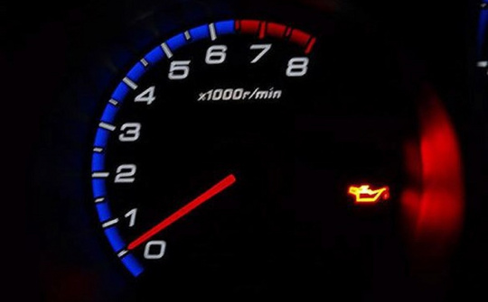 Đèn báo dầu sáng, nguy cơ hỏng động cơ