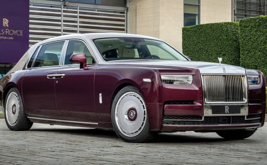 Rolls-Royce mất 9 tháng để hoàn thiện chi tiết độc bản trên Phantom Hummingbird
