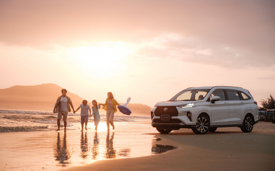 Toyota Việt Nam bán gần 4.900 xe trong tháng Ngâu, xe hybrid vượt mốc 1.000 chiếc