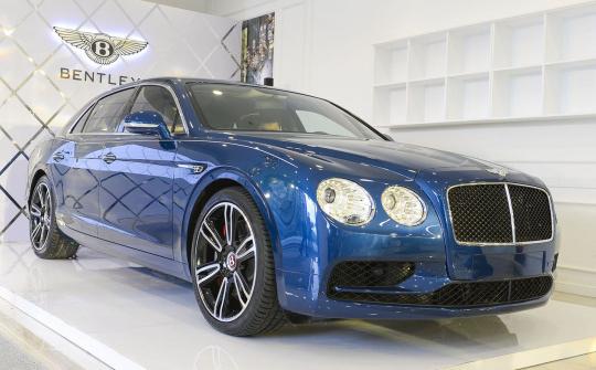 Cận cảnh xe sang Bentley Flying Spur V8 S đầu tiên tại Việt Nam