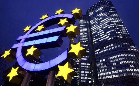 ECB chính thức chấm dứt chương trình mua trái phiếu quy mô lớn