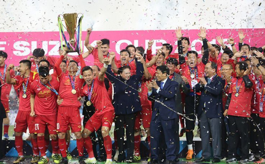 Việt Nam vô địch, hơn 90 triệu người vỡ òa