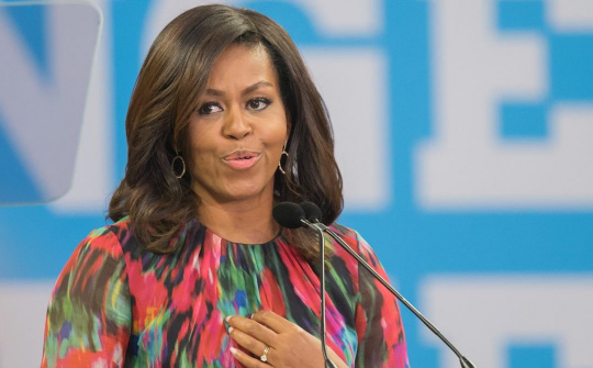 Tin ảnh: Cựu phu nhân Mỹ được bầu là người phụ nữ được ngưỡng mộ nhất thế giới; nổ súng tại thủ đô Vienna