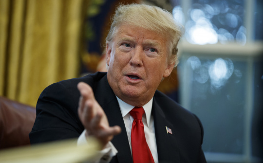 Tin ảnh: Tổng thống Donald Trump rất thích dùng Twitter để tuyên bố