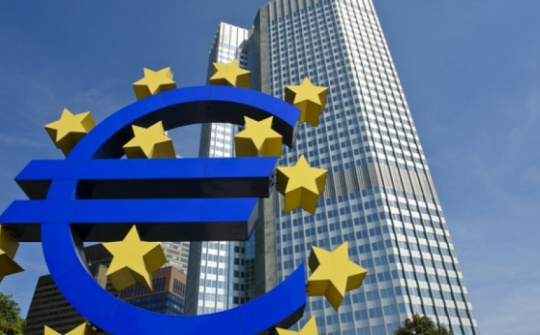 ECB được dự báo sẽ trì hoãn tăng lãi suất