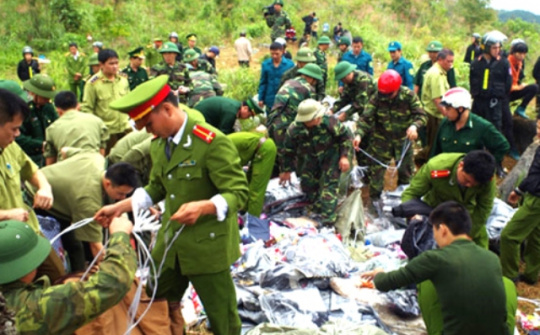 Khởi tố gần 2.000 vụ vi phạm, nhưng buôn lậu vẫn 'nóng'