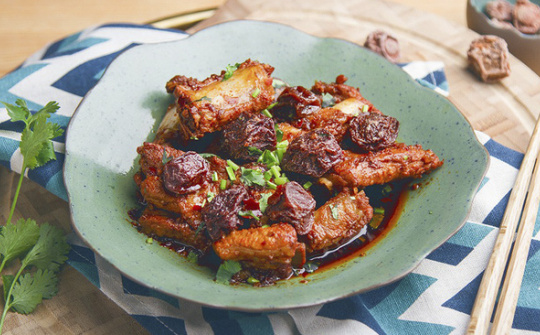 Sườn hấp cay dành tặng gia đình ngày đông lạnh
