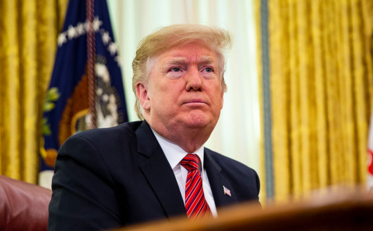 Quốc tế nổi bật: Bạn có biết lương ông Trump dùng làm việc gì không?