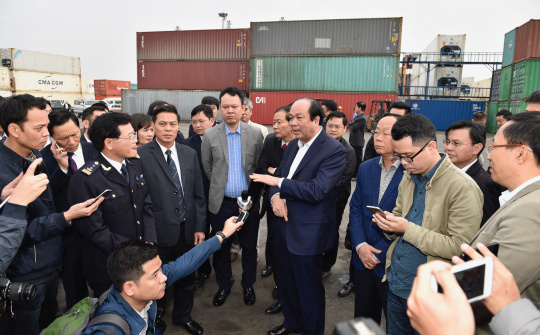 Kiểm tra tình hình nhập khẩu phế liệu: Tháo gỡ ngay khó khăn để doanh nghiệp yên tâm ăn Tết