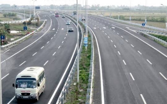 Đề xuất tạm dừng thu phí đường bộ trong 3 ngày Tết