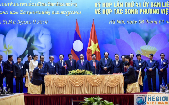 Việt Nam – Lào ký kết 6 văn kiện hợp tác