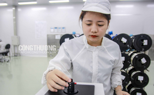 Việt Nam đã làm chủ công nghệ sản xuất sợi thủy tinh dùng cho thông tin quang