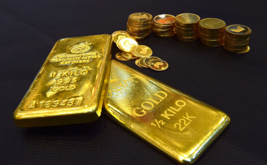 Giá vàng thế giới 28/5 chạm mức cao nhất hơn một tuần