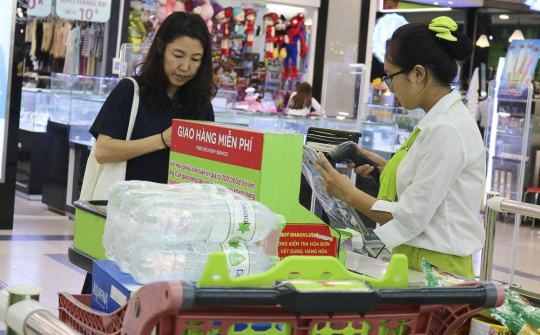 Giữa “cơn khát” nước sạch của Thủ đô, Big C tuyên bố bán nước đóng chai không lợi nhuận