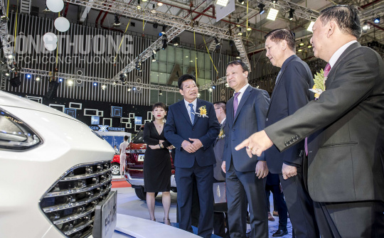 Chính sách "cứu" ngành ô tô nhìn từ câu chuyện thời điểm