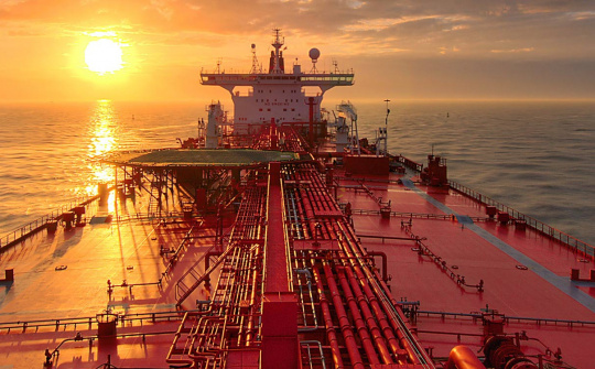 Giá dầu thô đầu tuần giảm nhẹ