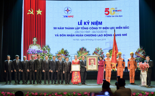Phó Thủ tướng Trịnh Đình Dũng: EVNNPC bám sát định hướng, xây dựng kế hoạch phát triển trung, dài hạn