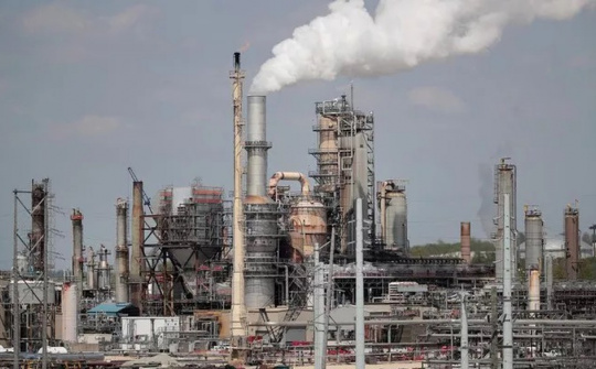 Giá dầu 24/5 giảm mạnh giữa bối cảnh căng thẳng Mỹ và Iran