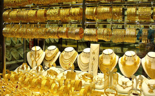 Giá vàng tiếp tục giảm do đồng USD tiếp tục đi lên (ngày 20/5)