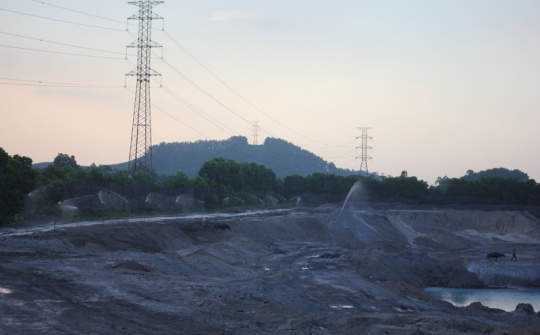 Nghiên cứu vận chuyển tro xỉ ngược vào mỏ