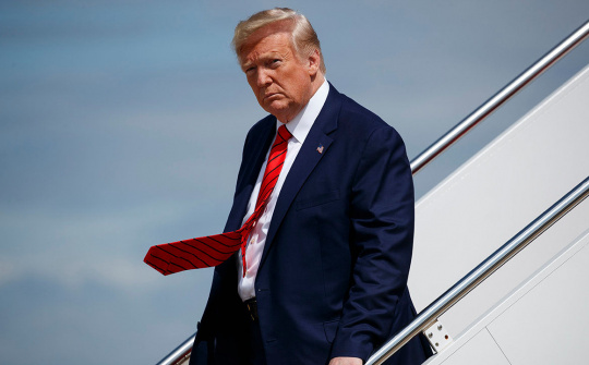 [Tin ảnh] Ông Trump chối trách nhiệm?