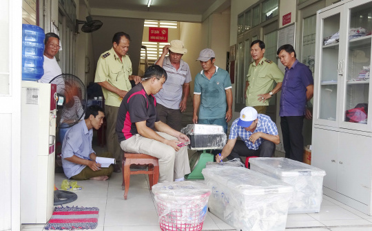 QLTT Long An: Phối hợp ngăn chặn nạn hàng giả, kiểm soát thị trường