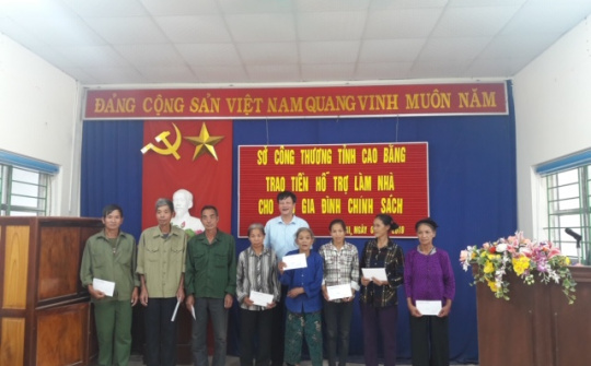 Sở Công Thương Cao Bằng hỗ trợ các hộ nghèo xây dựng nông thôn mới