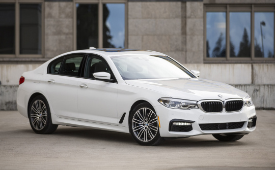 Giá những dòng xe "hot" của BMW bất ngờ giảm mạnh tại thị trường Việt Nam