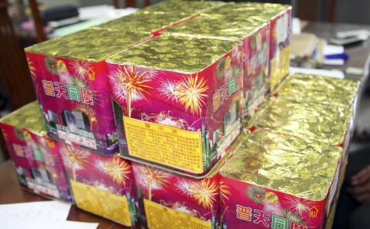 Bắt giữ xe tải chở 12 dàn pháo nổ Trung Quốc nhập lậu trái phép