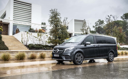 Mercedes-Benz Việt Nam ra mắt mẫu xe đa dụng V-Class, nâng cấp đáng giá