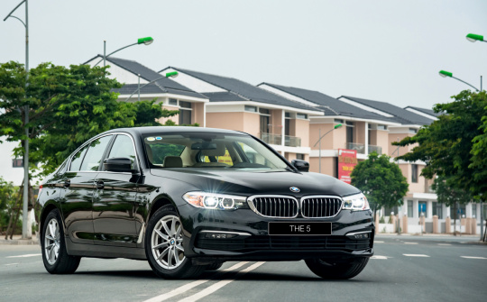 Loạt xe BMW giảm giá 'sập sàn' dịp Lễ Giáng sinh