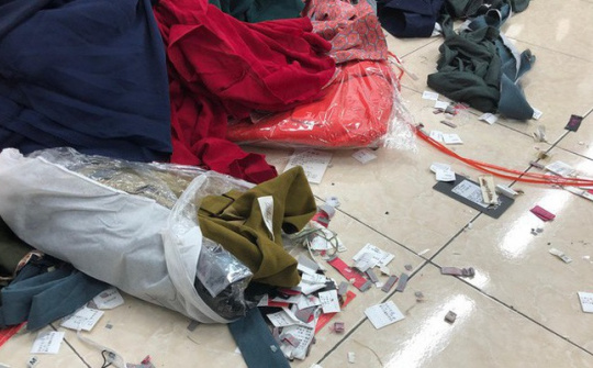 Thu giữ lô quần áo vài tỷ đồng, giả mạo xuất xứ Việt Nam