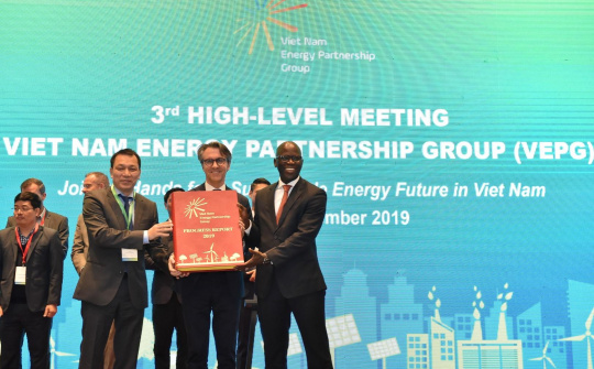 Chiến lược chuyển đổi sang nền kinh tế “năng lượng xanh”, toàn diện