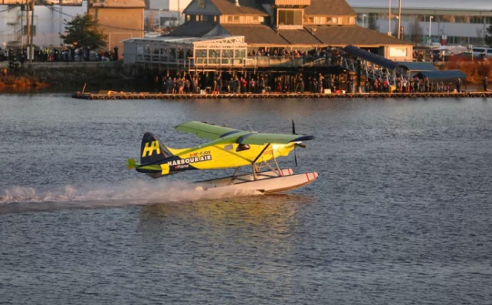 Máy bay thương mại chạy bằng điện đầu tiên cất cánh