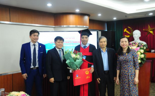 VPI trao Bằng tiến sĩ cho 2 nghiên cứu sinh đầu tiên