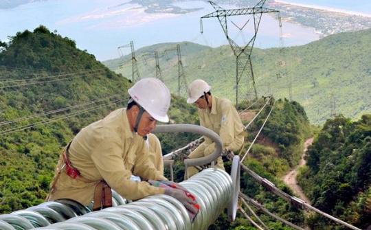 Giá thành sản xuất kinh doanh điện năm 2018 là 1.727 đồng/kWh