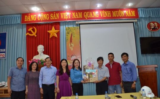 Ngành Dầu khí dành trên 50 tỉ thăm công nhân lao động, gia đình chính sách