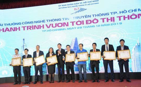 FSI đạt giải thưởng Doanh nghiệp có sản phẩm và giải pháp phần mềm tiêu biểu