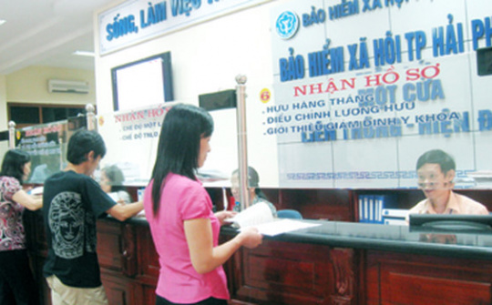 Khó nhất là vận động người dân chuyển tiết kiệm tiền sang đóng bảo hiểm xã hội