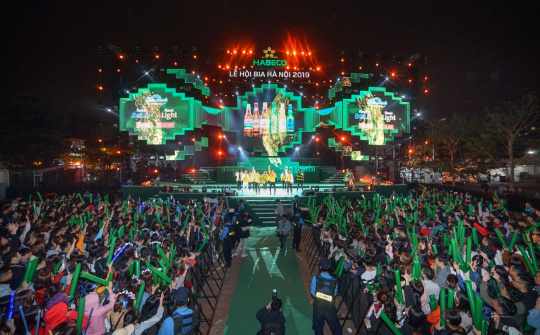 Hàng ngàn du khách tham dự Lễ hội Bia Hà Nội 2019 “cháy” hết mình cùng đội tuyển U22 Việt Nam