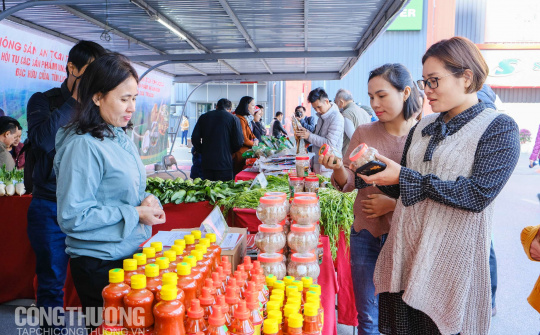 Đồng hành cùng nông dân miền núi