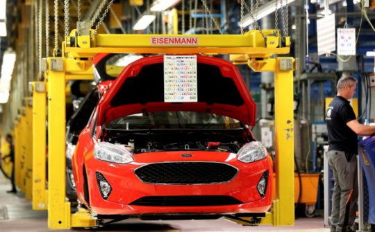 Hiển hiện nguy cơ chiến tranh thương mại Mỹ - EU