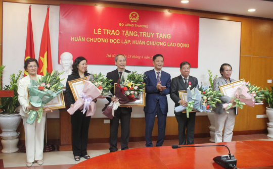 Tri ân các thế hệ lãnh đạo, cán bộ trong ngành Công Thương