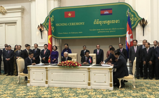 Việt Nam - Campuchia ký Bản Thỏa thuận thúc đẩy thương mại song phương
