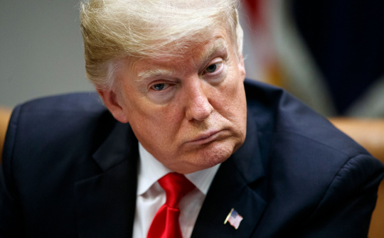 Tin ảnh: Ông Trump nhanh chóng làm việc này khi đến Hà Nội